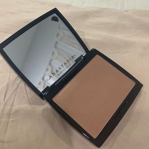 Anastasia powder bronzer